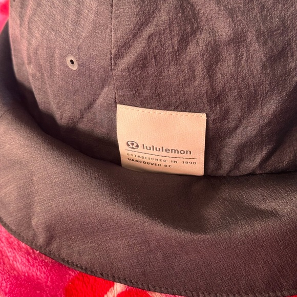 Lululemon Lightweight Bucket Hat - Picture 2 of 6